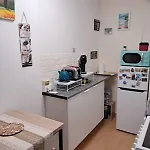 Beautiful Air-conditioned With Balcony