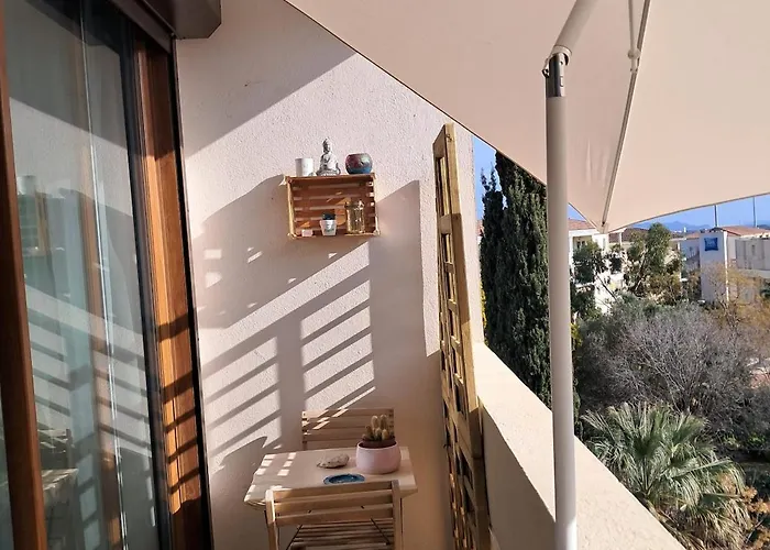 Beautiful Air-conditioned With Balcony Διαμέρισμα *