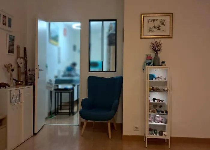 Beautiful Air-conditioned With Balcony Διαμέρισμα *