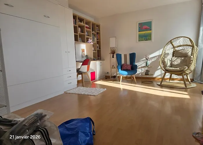 Διαμέρισμα Beautiful Air-conditioned With Balcony